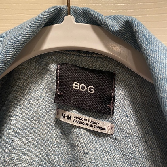 BDG cropped denim jacket with flower detail - Picture 2 of 3